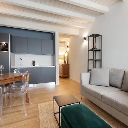 Il Vicolo Cortiletto Garda (Verona)