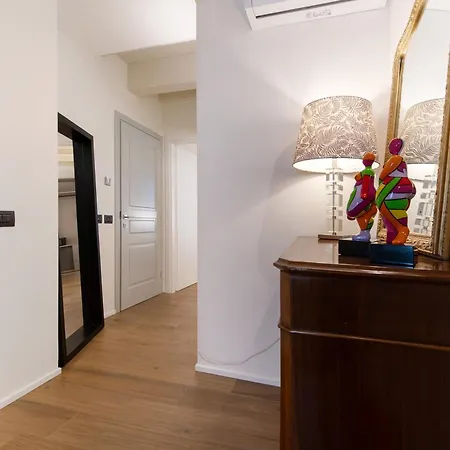 Il Vicolo Cortiletto Tatil Evi Garda (Verona)